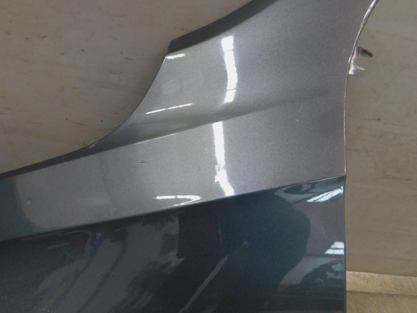 Крыло переднее левое