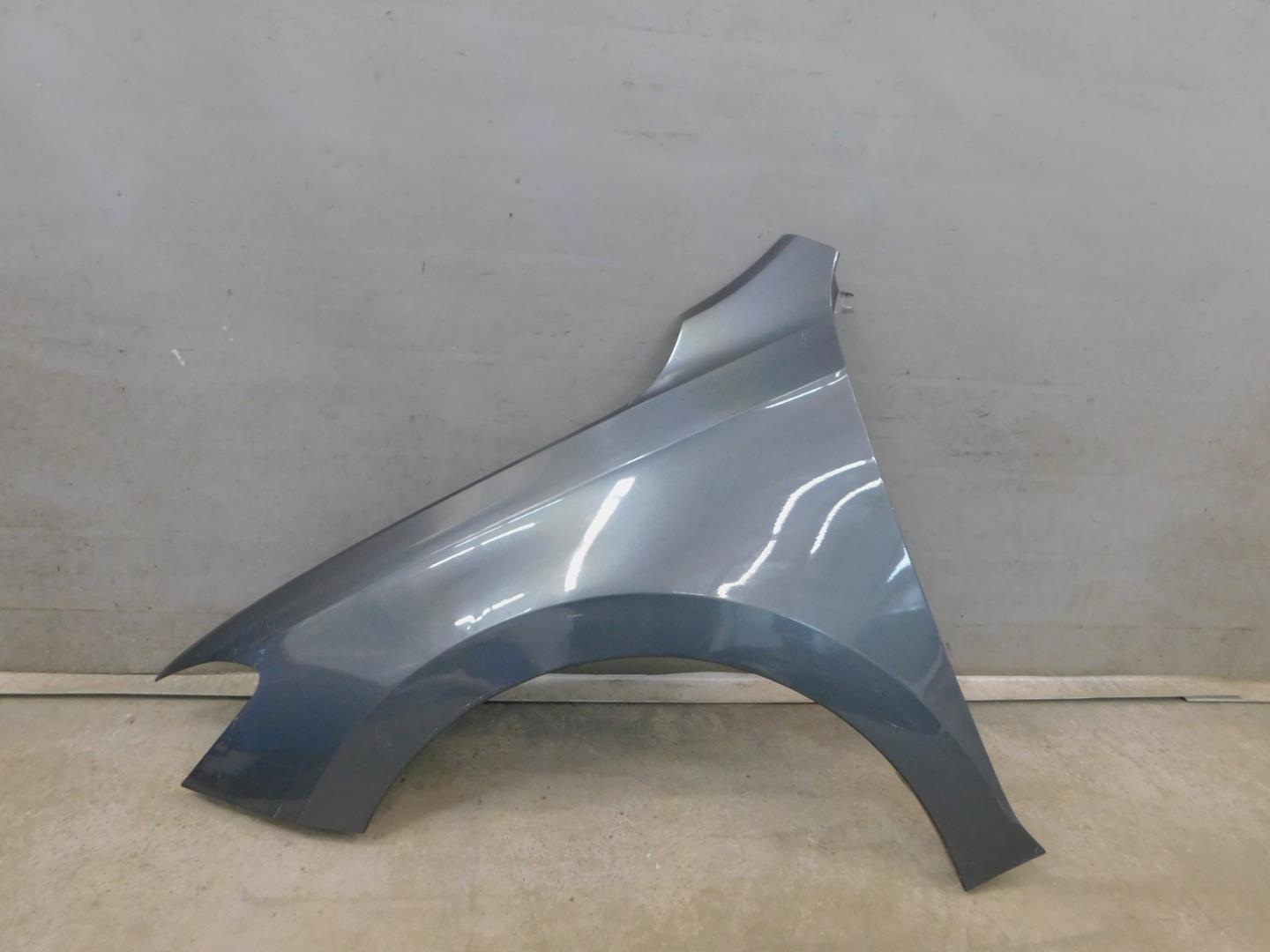 Крыло переднее левое