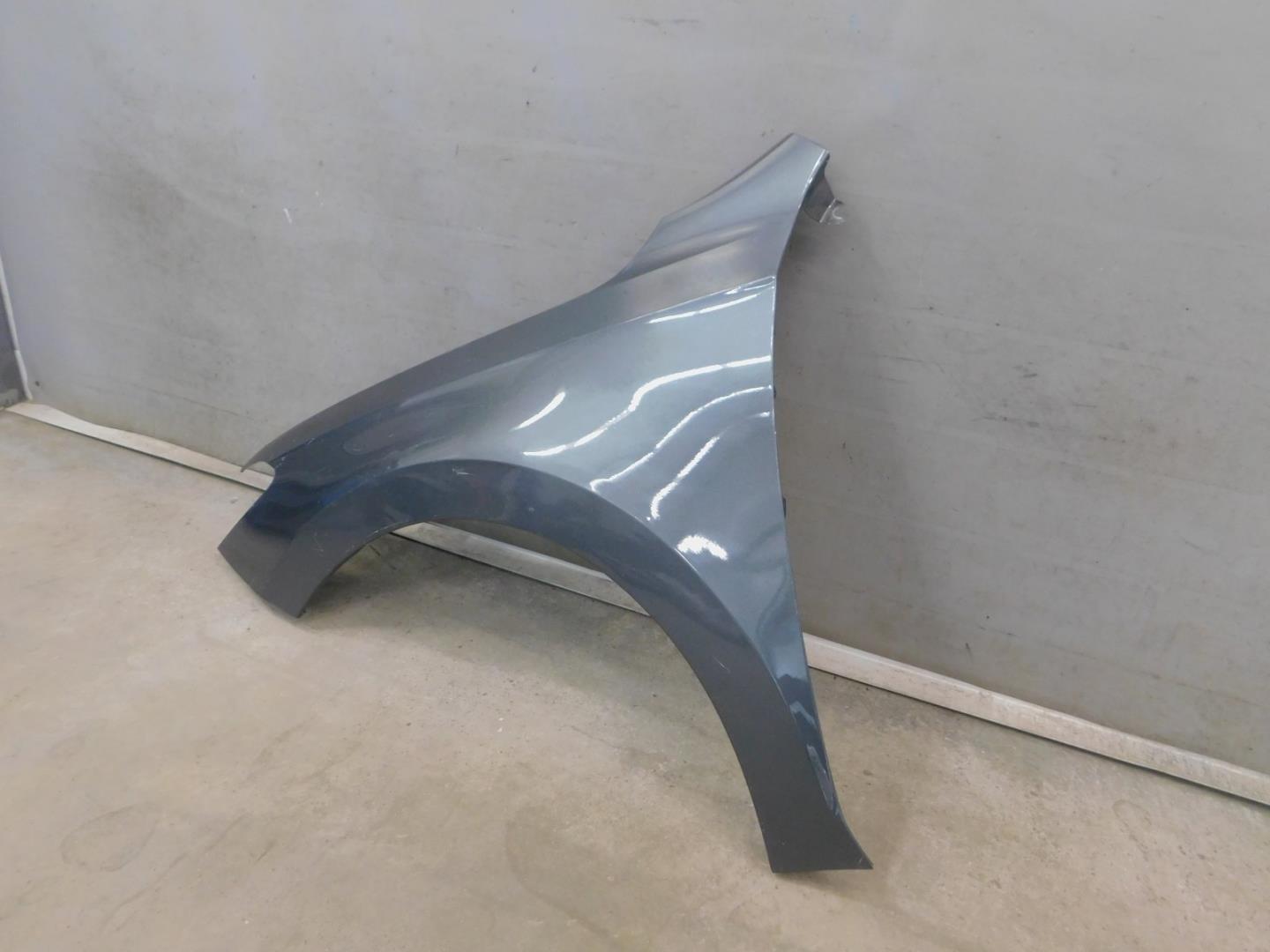 Крыло переднее левое