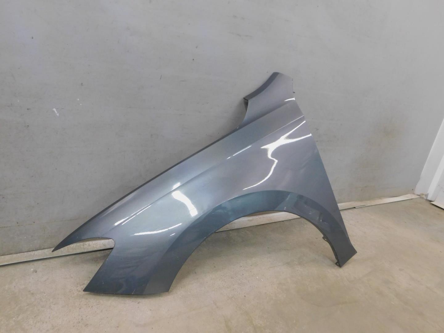 Крыло переднее левое