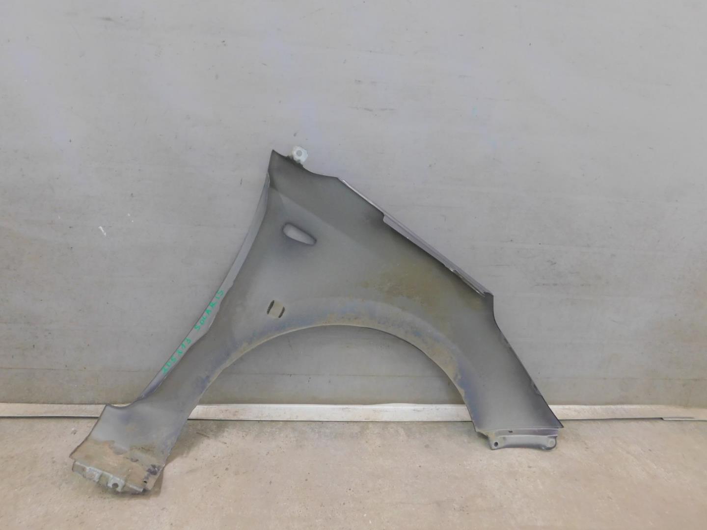 Крыло переднее левое