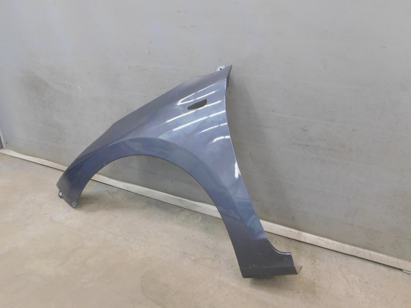 Крыло переднее левое