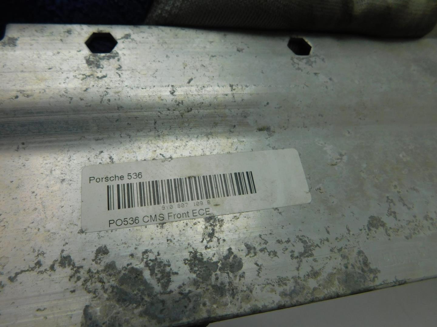 Усилитель переднего бампера