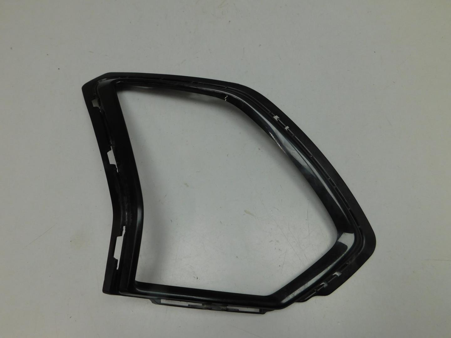 Накладка переднего бампера