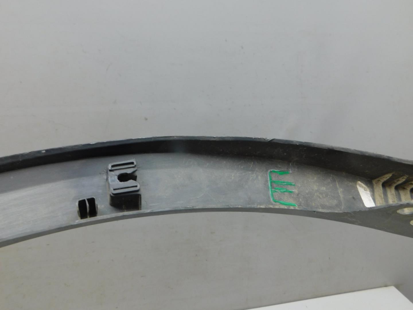 Накладка заднего крыла левого