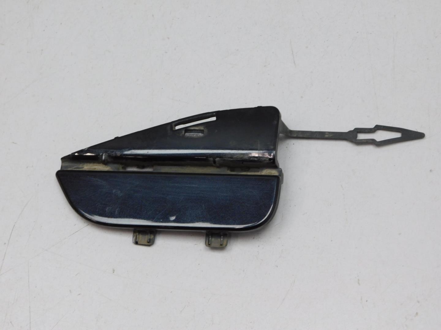 Заглушка буксировочного крюка