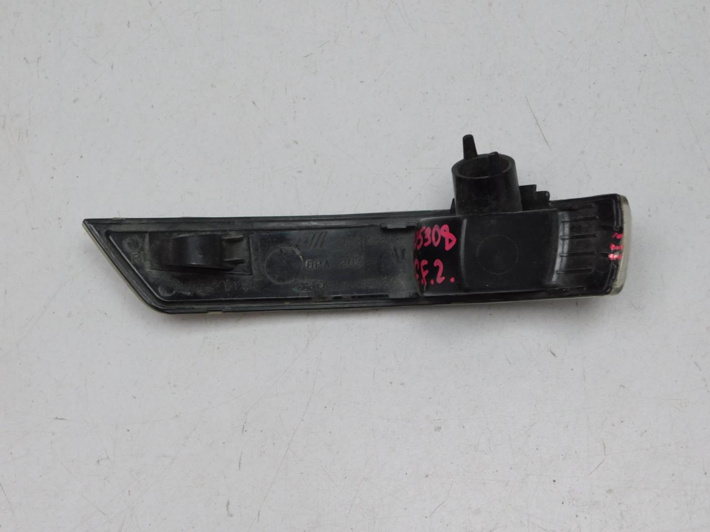 Повторитель поворота белый