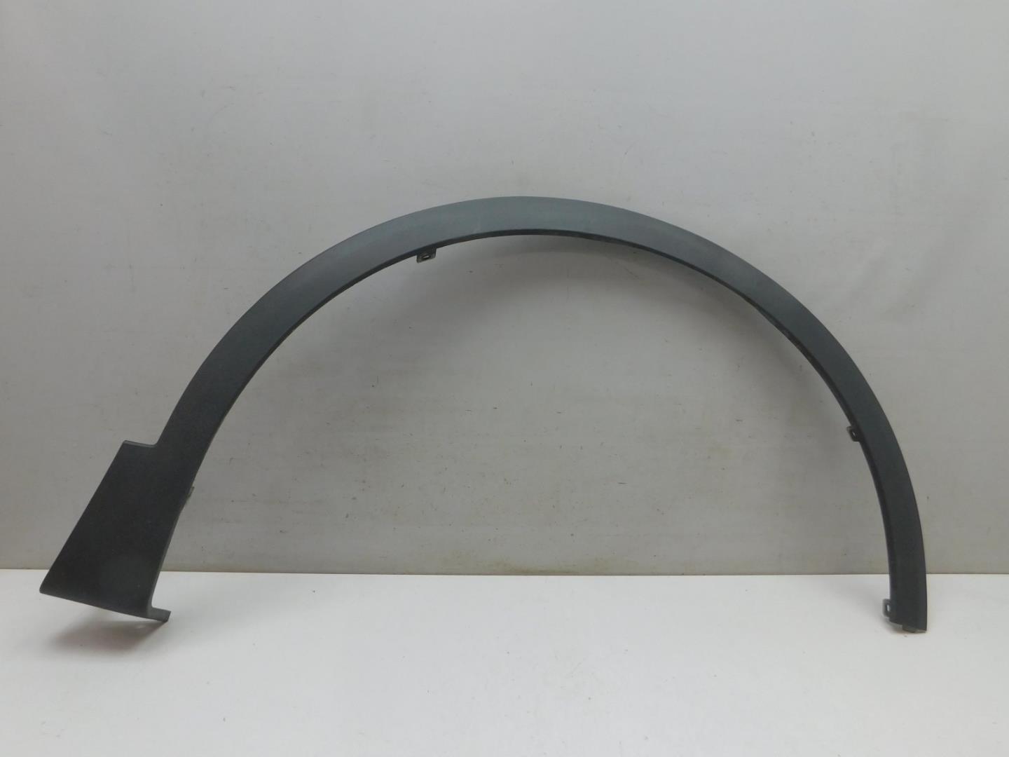 Накладка переднего крыла правого