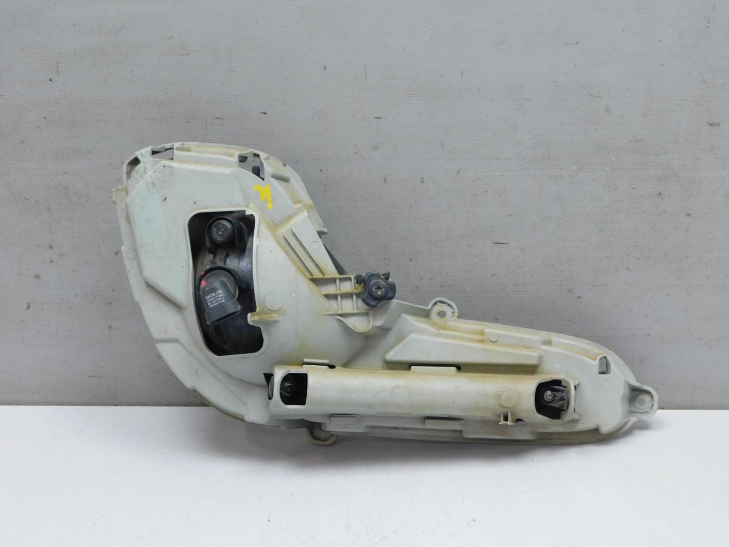 Фара противотуманная левая