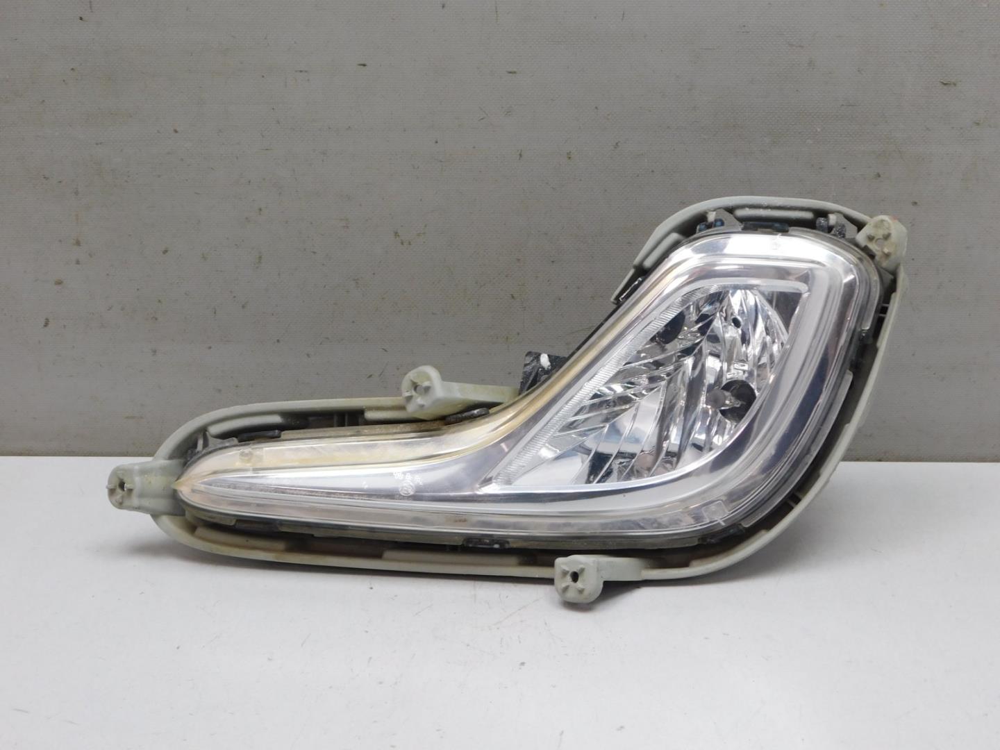 Фара противотуманная левая