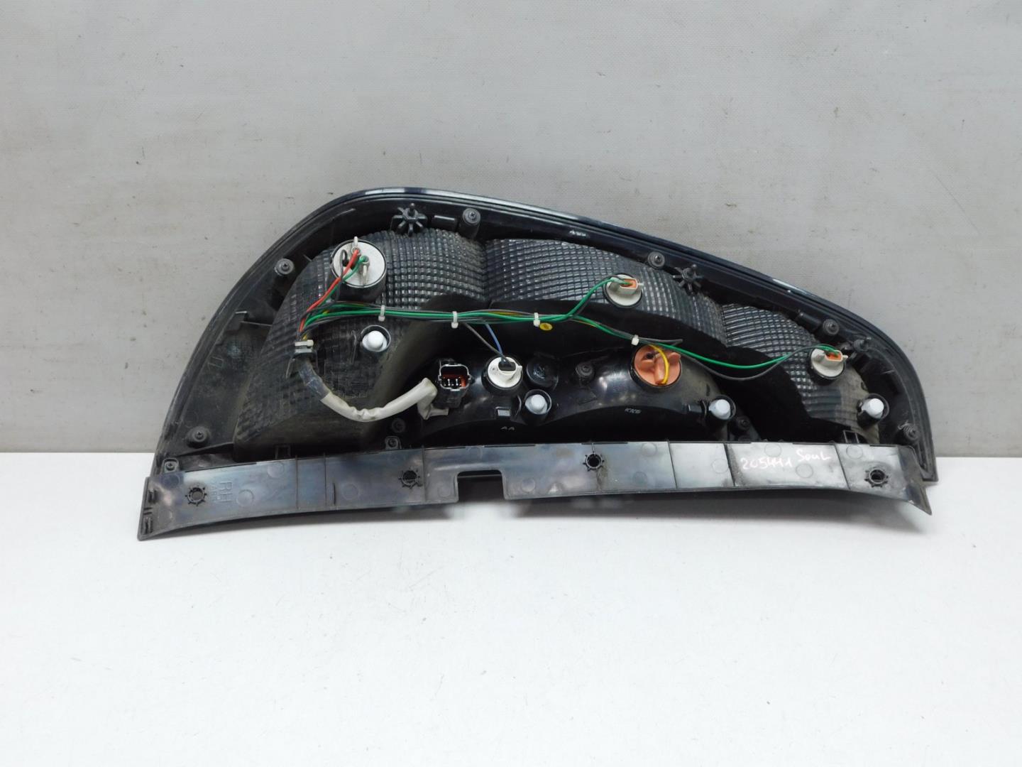 Фонарь задний правый