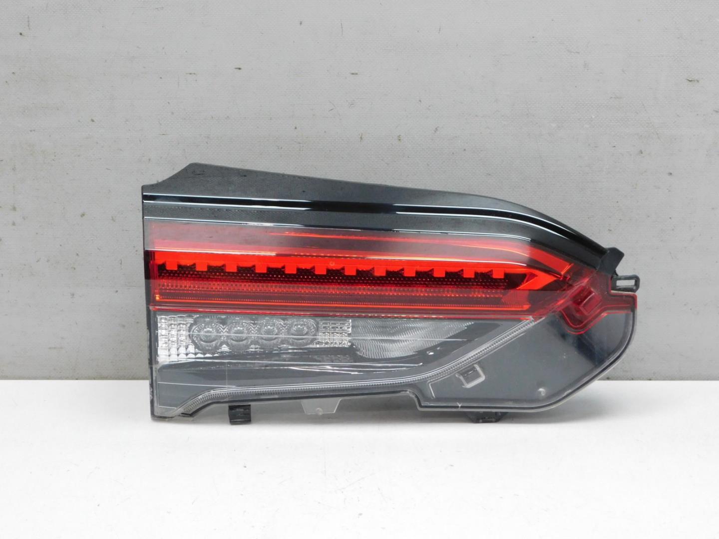 Фонарь задний внутренний левый