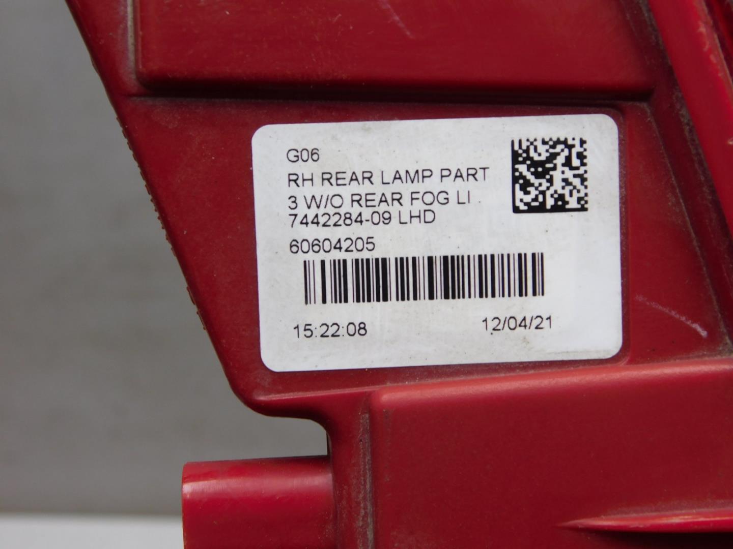 Фонарь задний в бампер правый