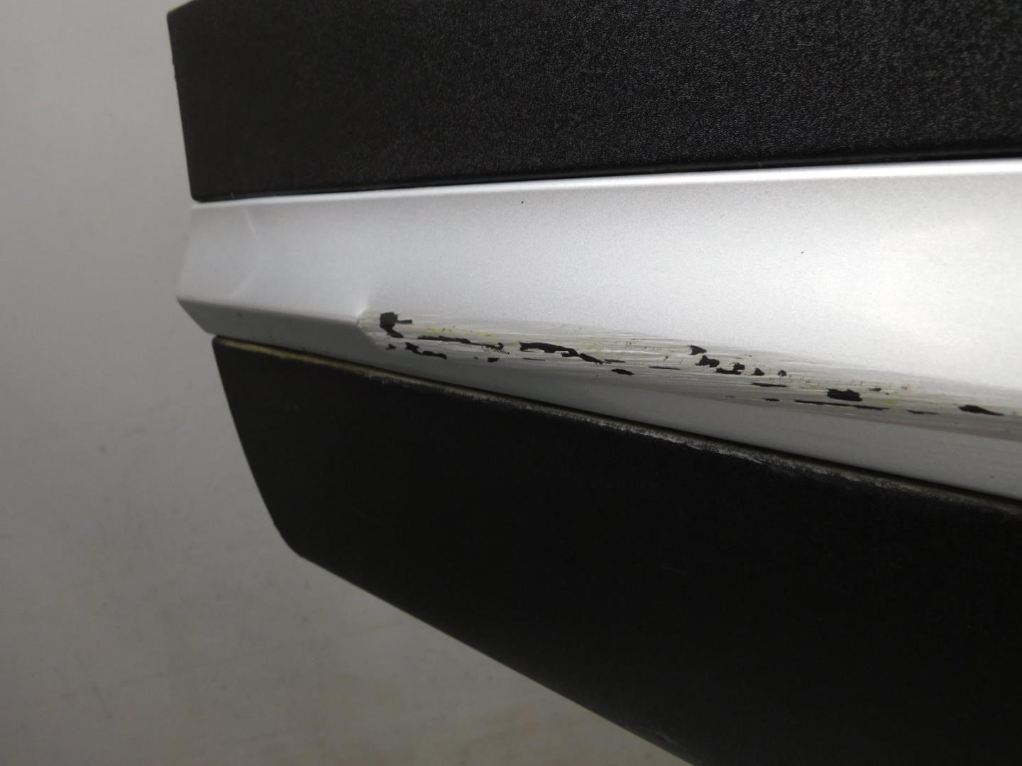 Накладка двери передней правой