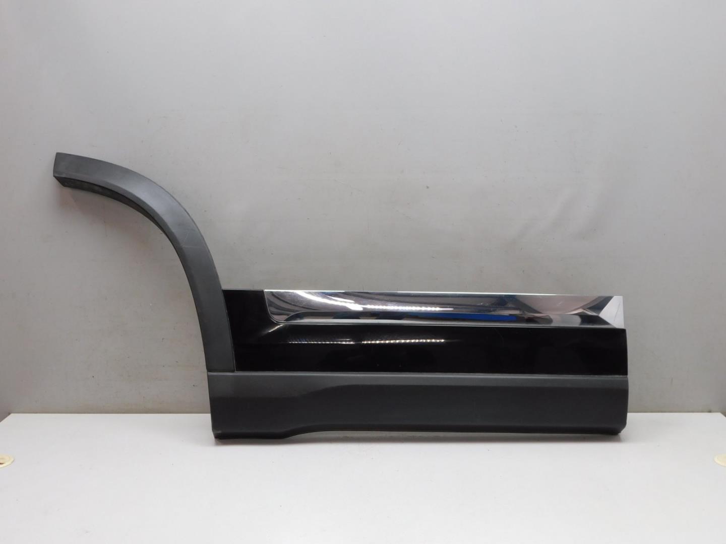 Накладка двери задней правой