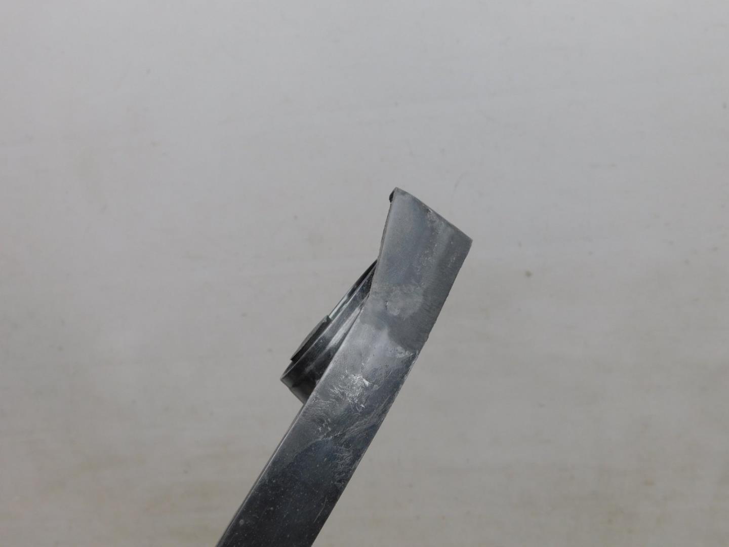 Кронштейн заднего бампера