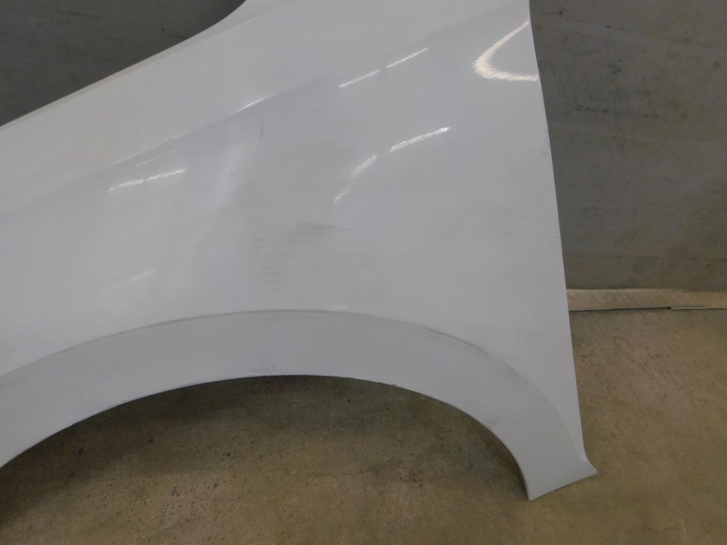 Крыло переднее левое