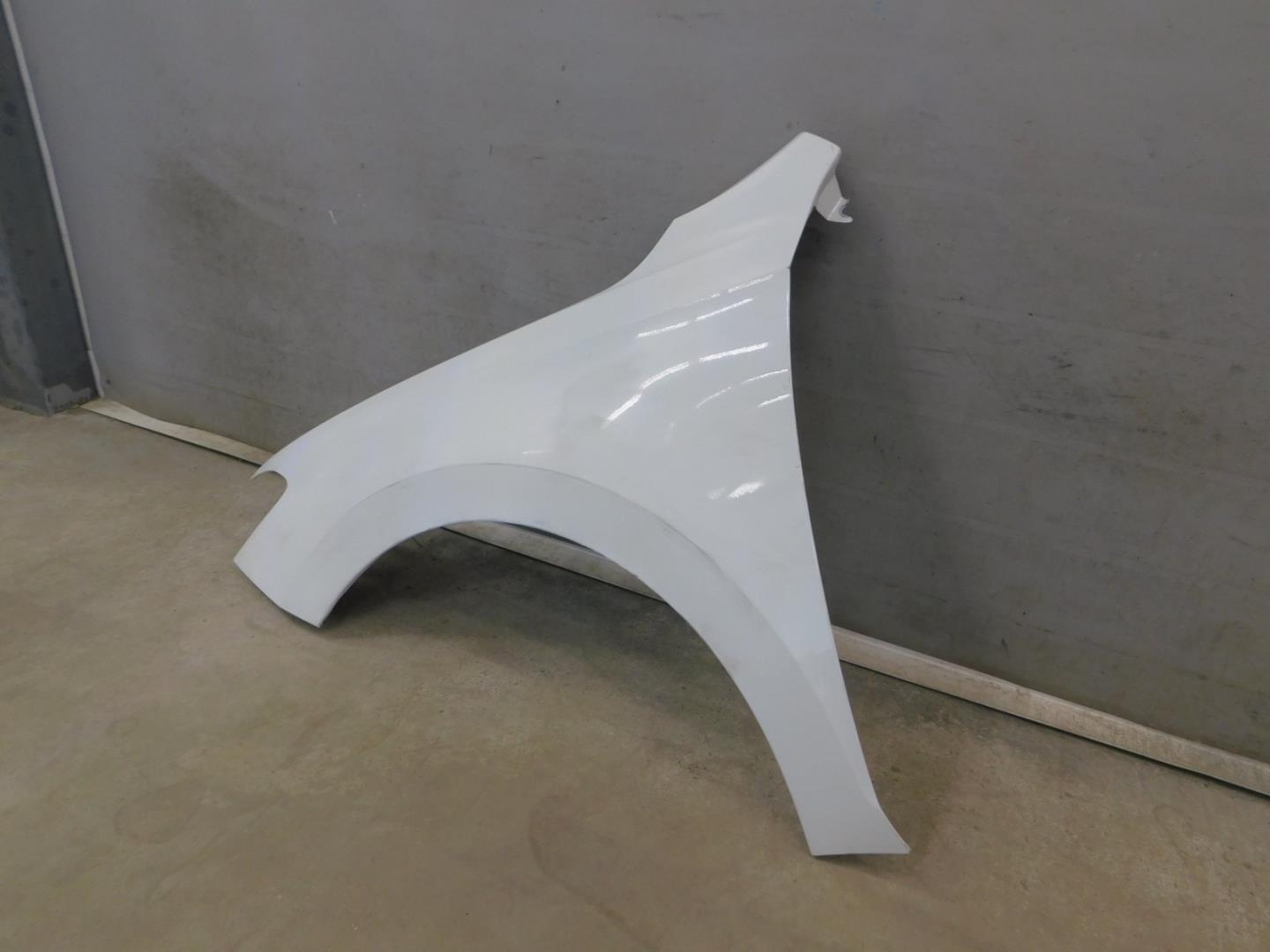 Крыло переднее левое