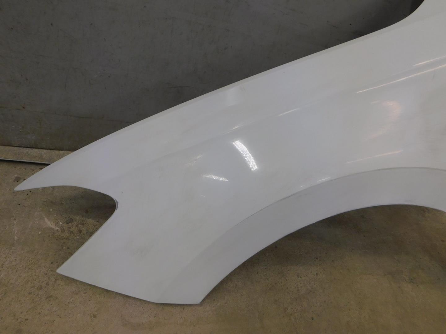 Крыло переднее левое