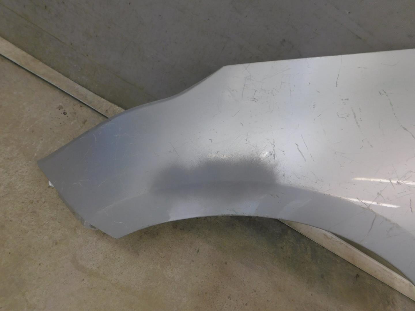 Крыло переднее левое