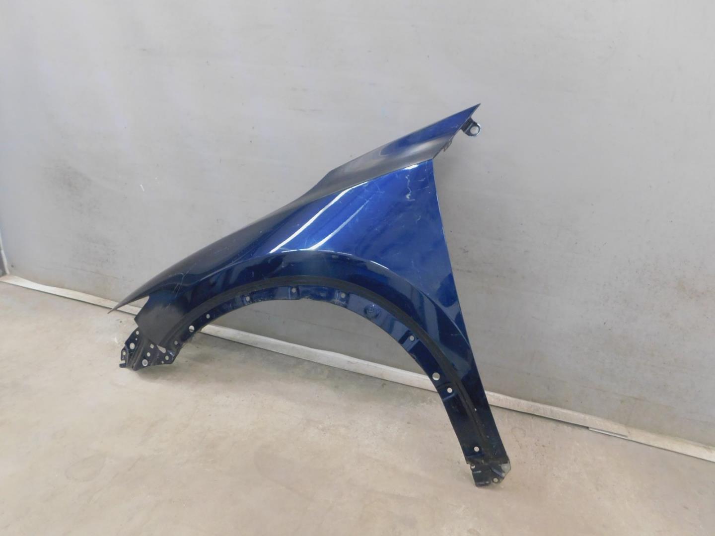 Крыло переднее левое