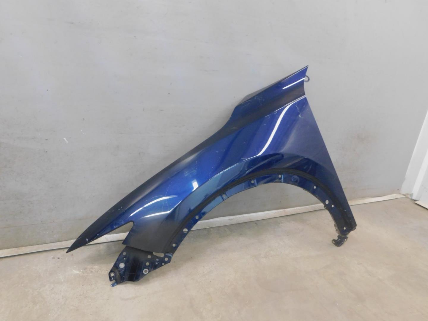 Крыло переднее левое