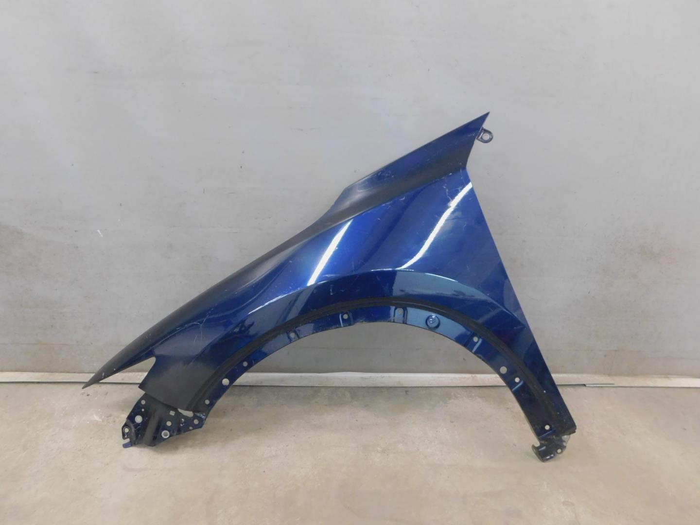 Крыло переднее левое