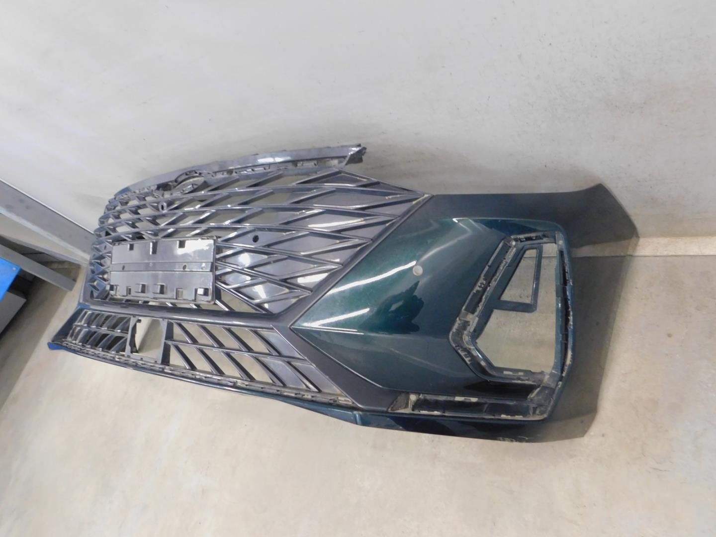 Бампер передний