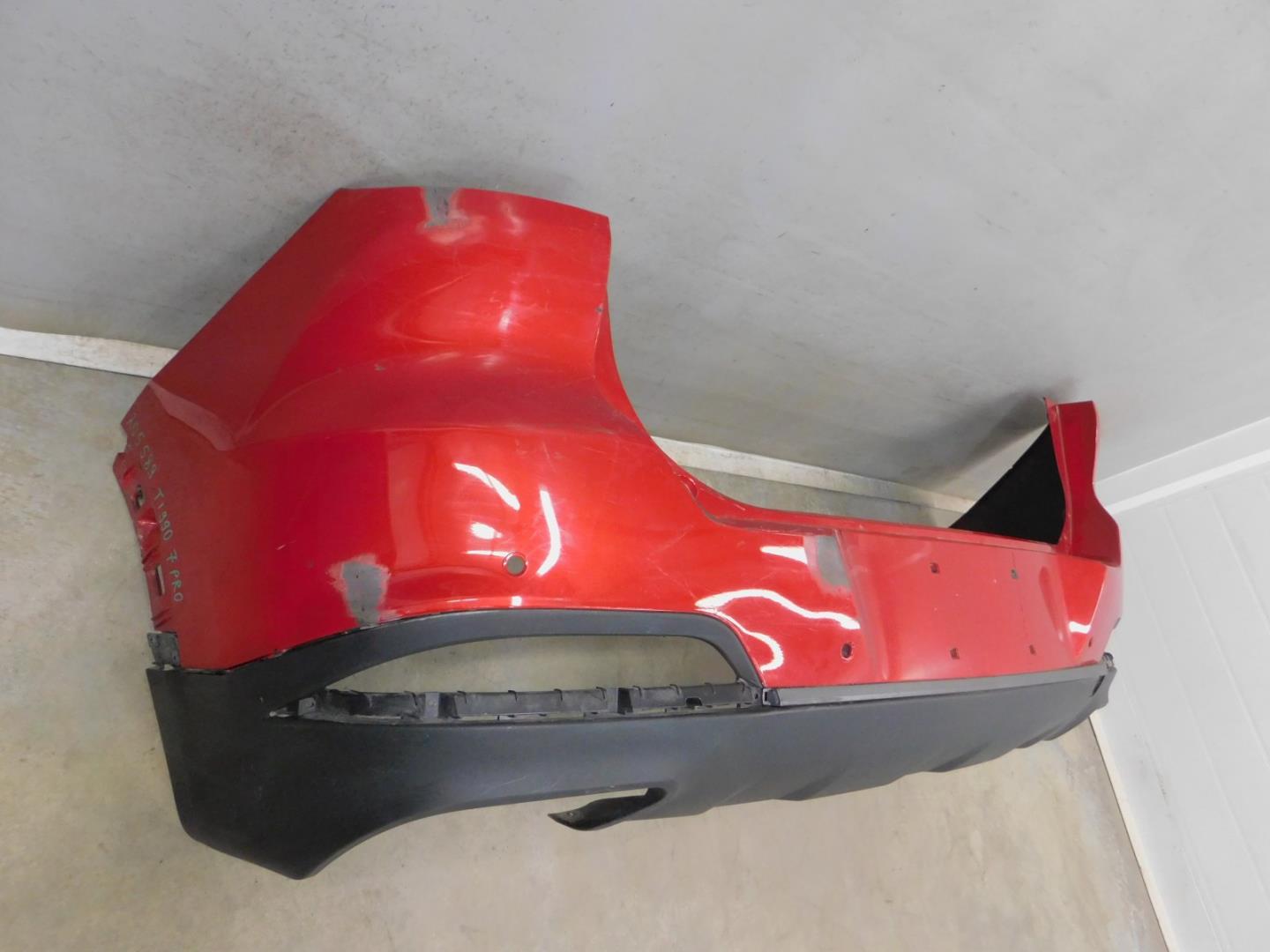 Бампер задний