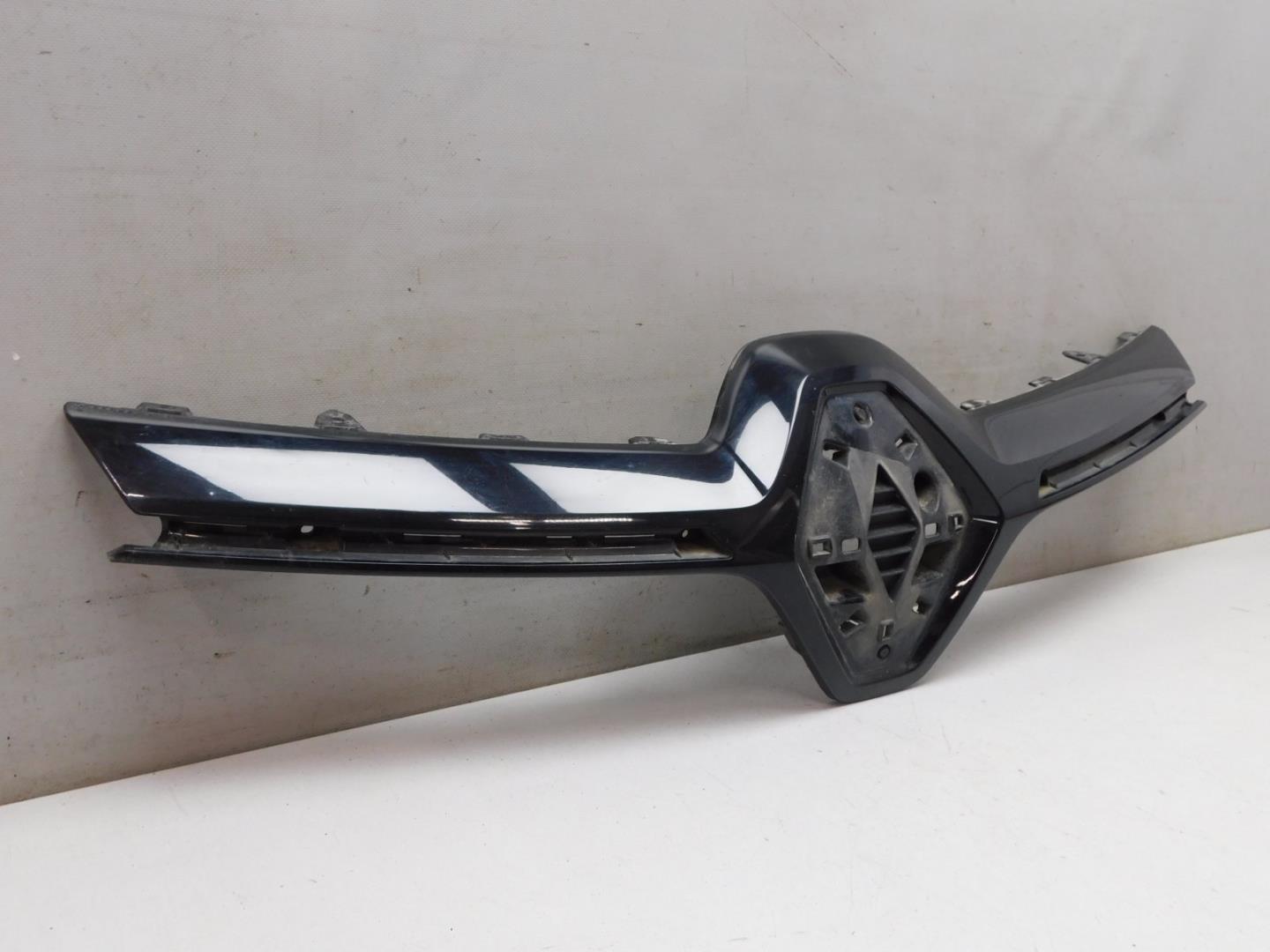 Накладка на решетку радиатора