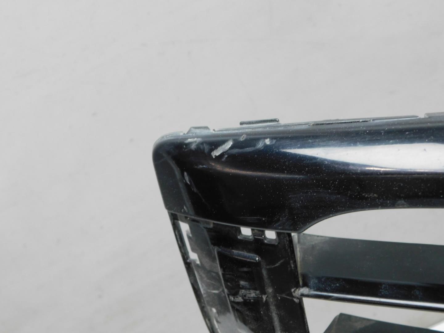 Решетка в бампер правая