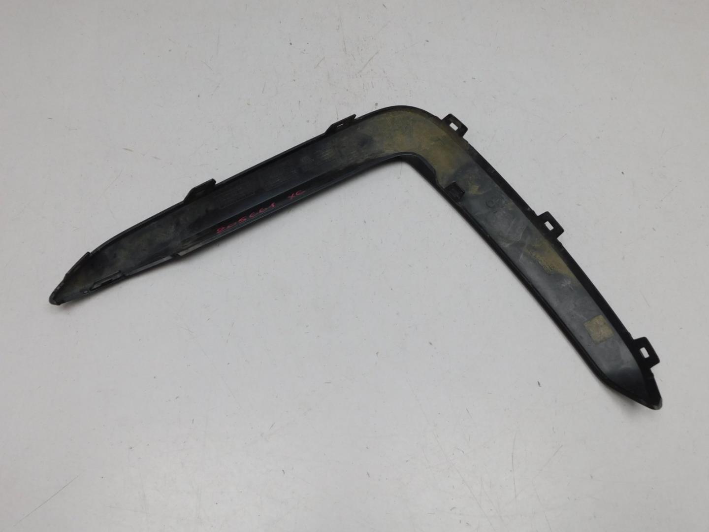 Накладка переднего бампера