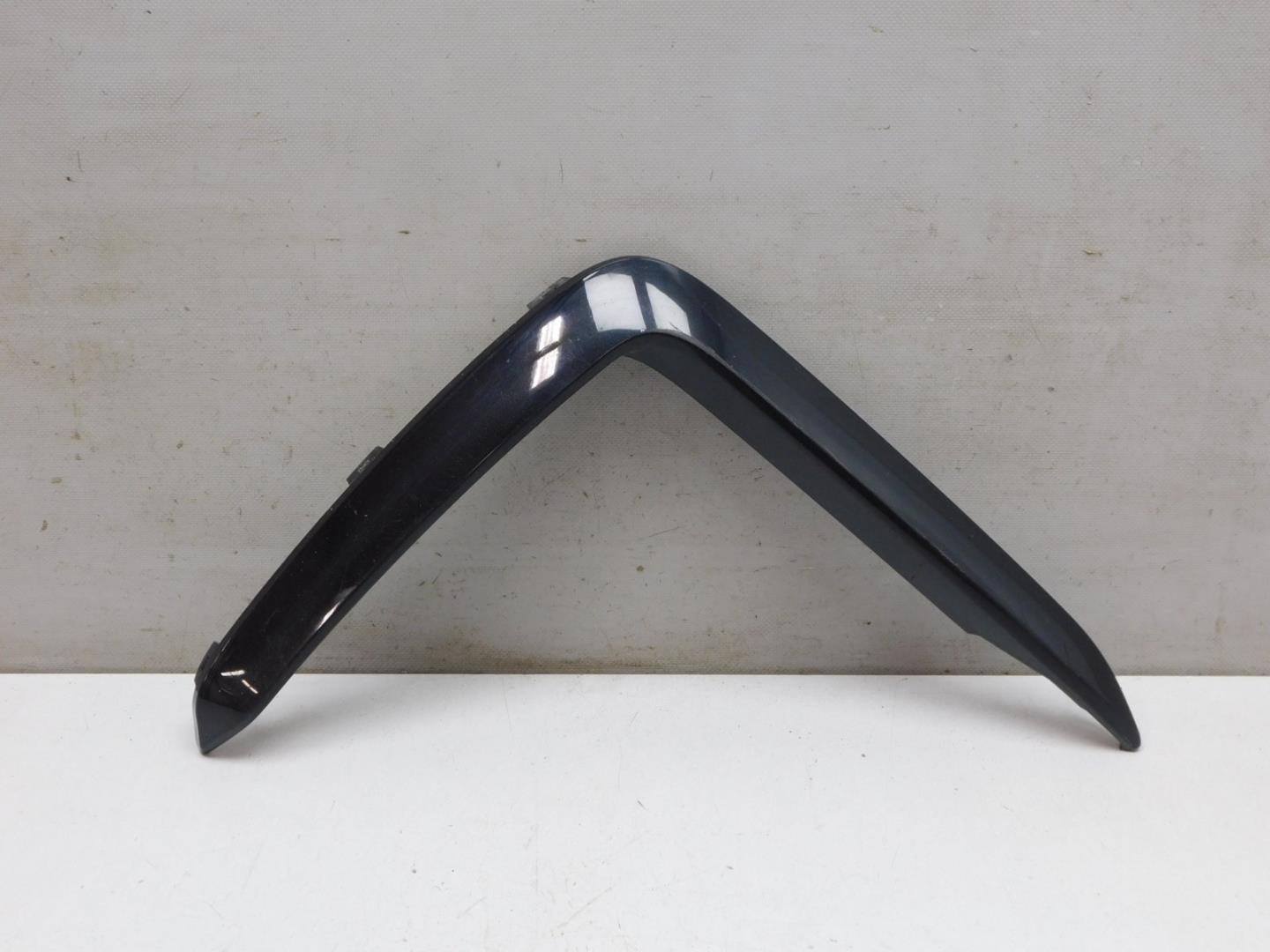 Накладка переднего бампера