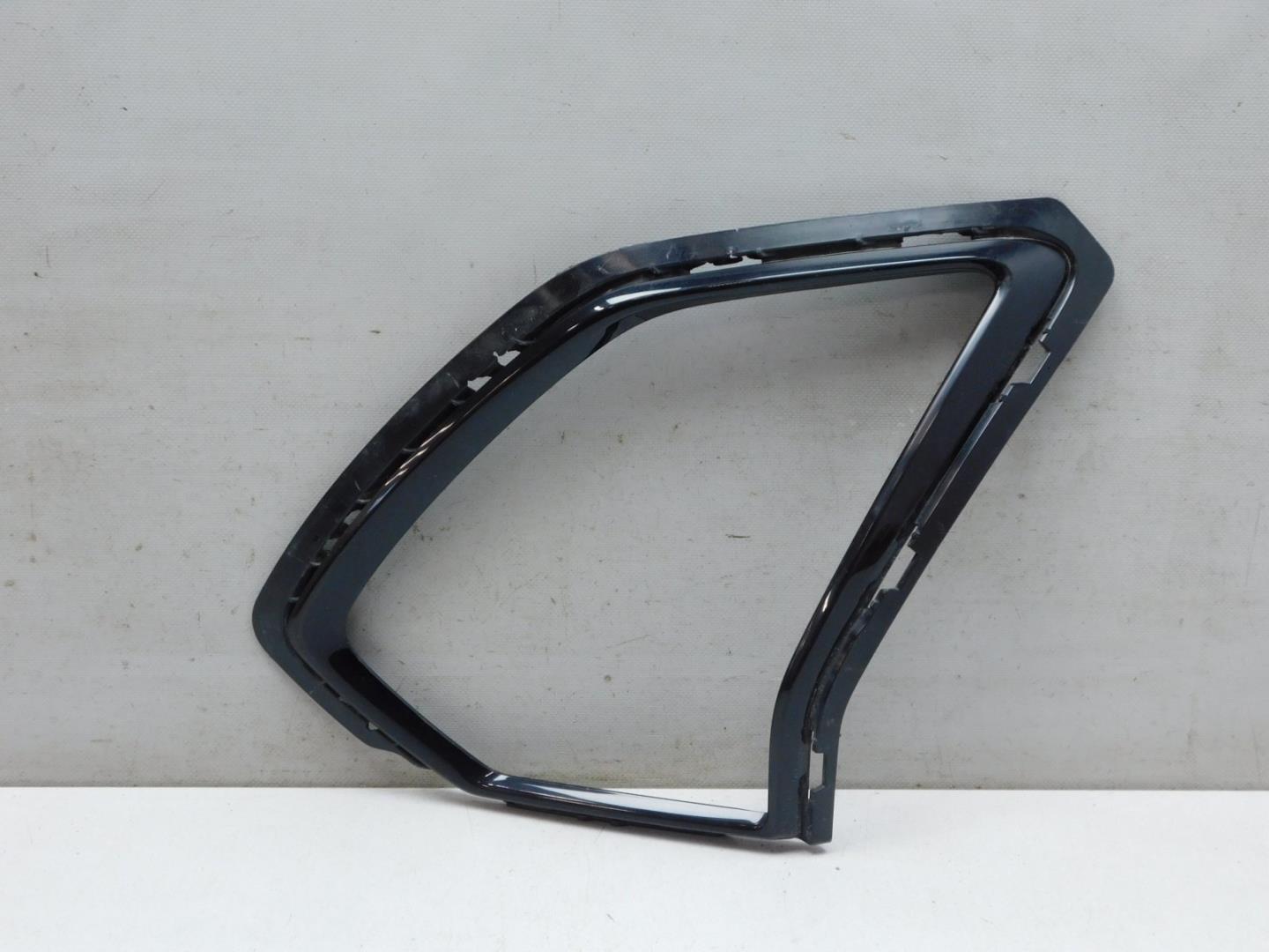 Накладка переднего бампера