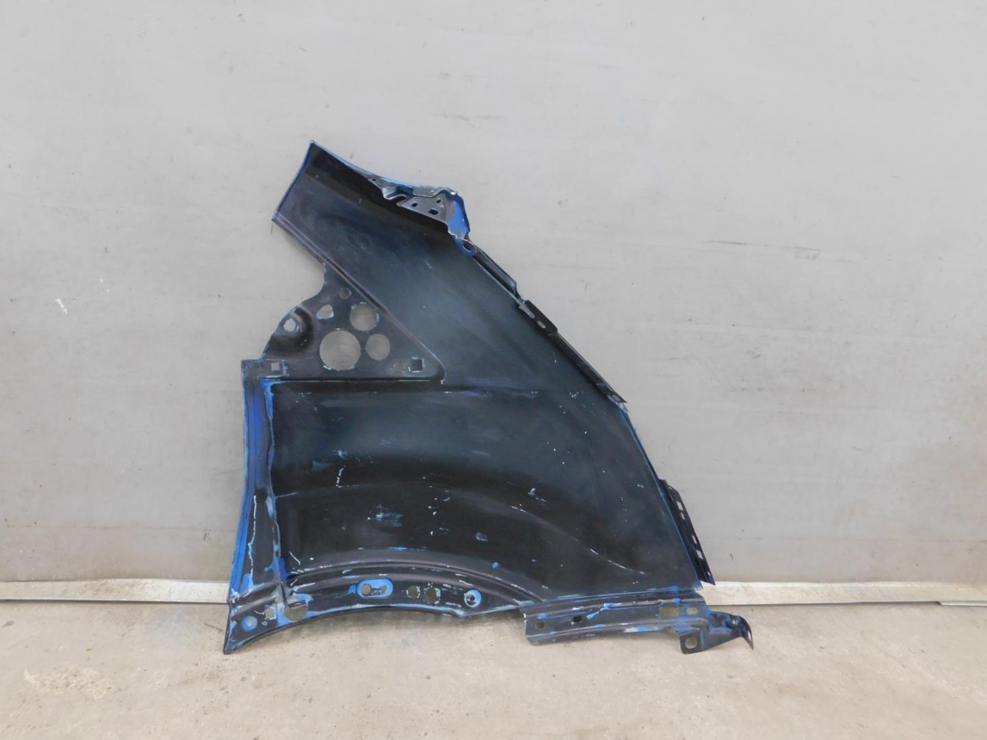 Крыло переднее левое