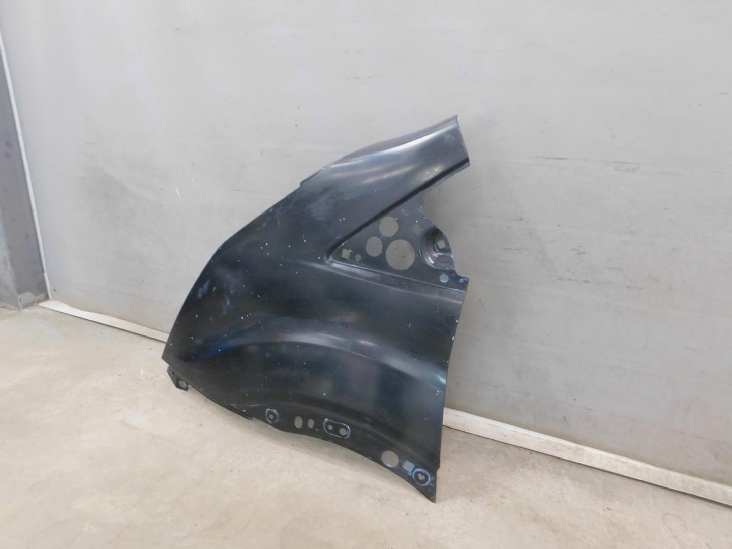 Крыло переднее левое