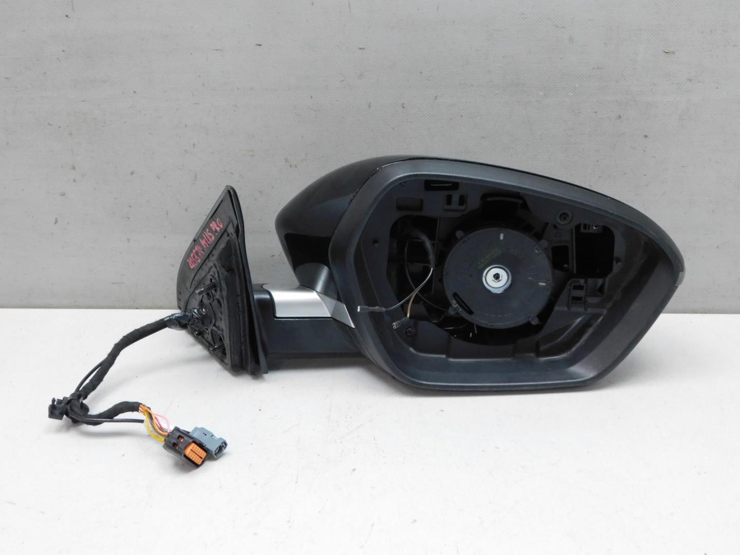 Зеркало правое электрическое