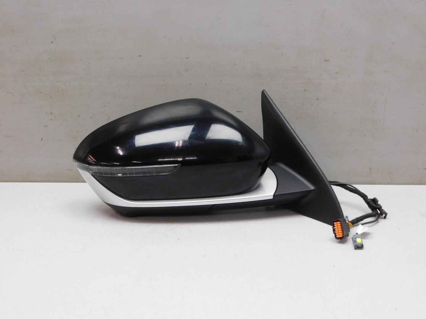 Зеркало правое электрическое