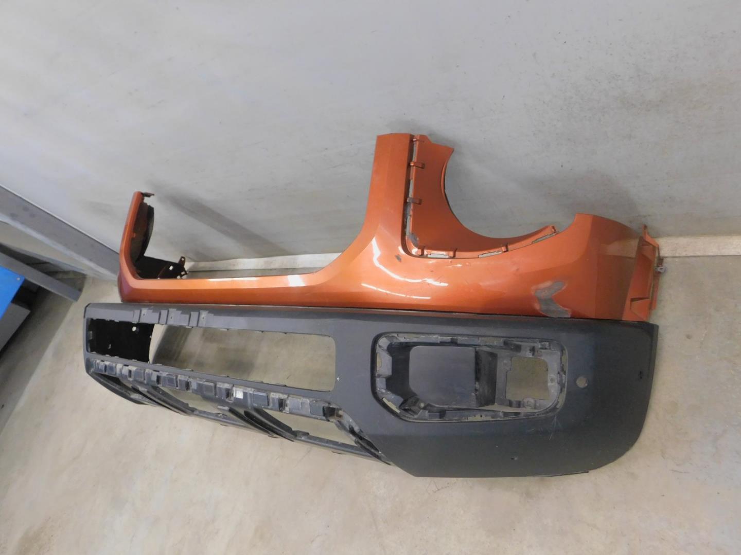 Бампер передний