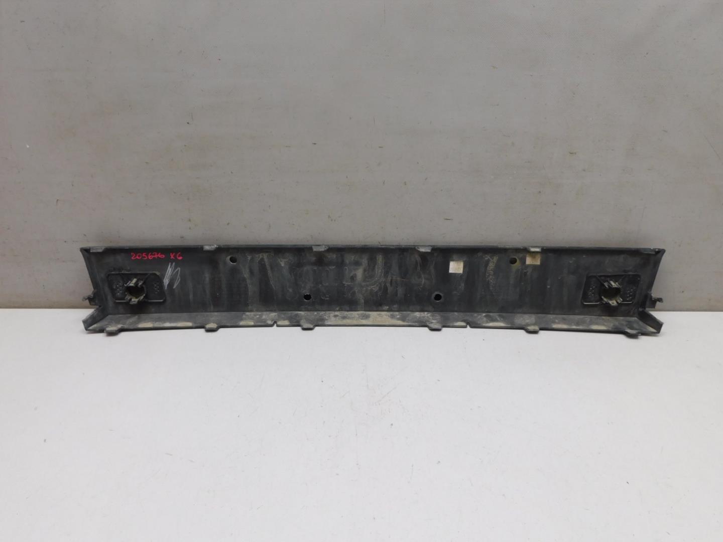 Накладка переднего бампера