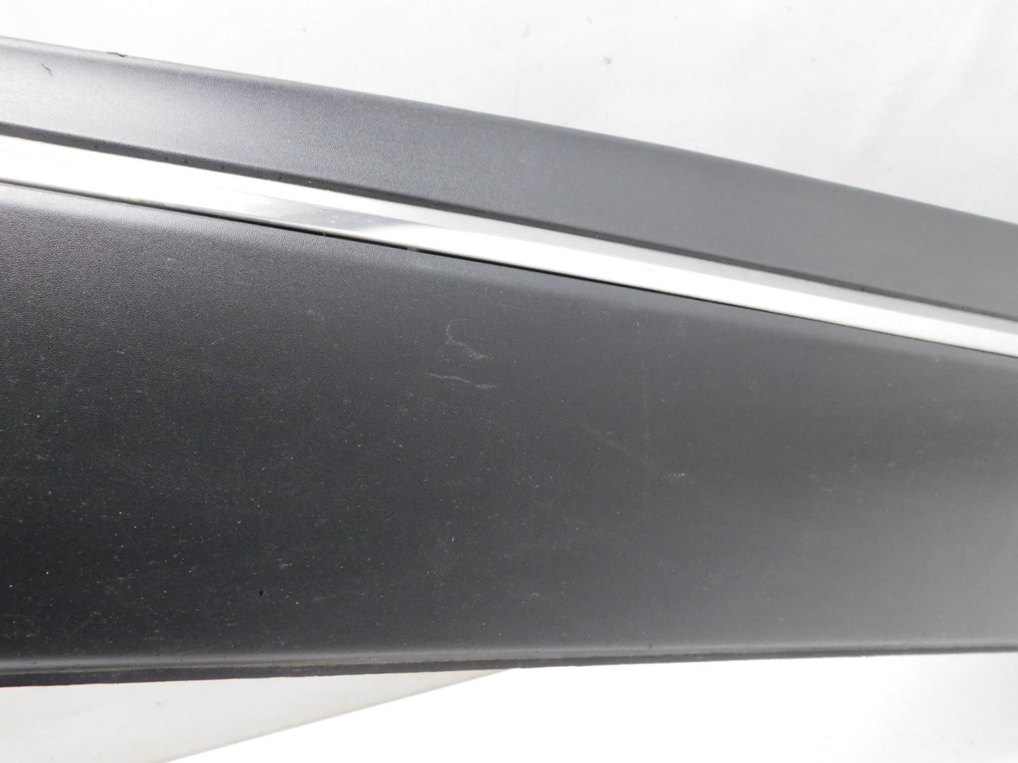 Накладка двери передней левой