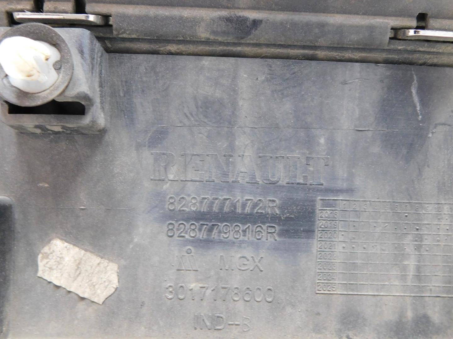 Накладка двери задней левой