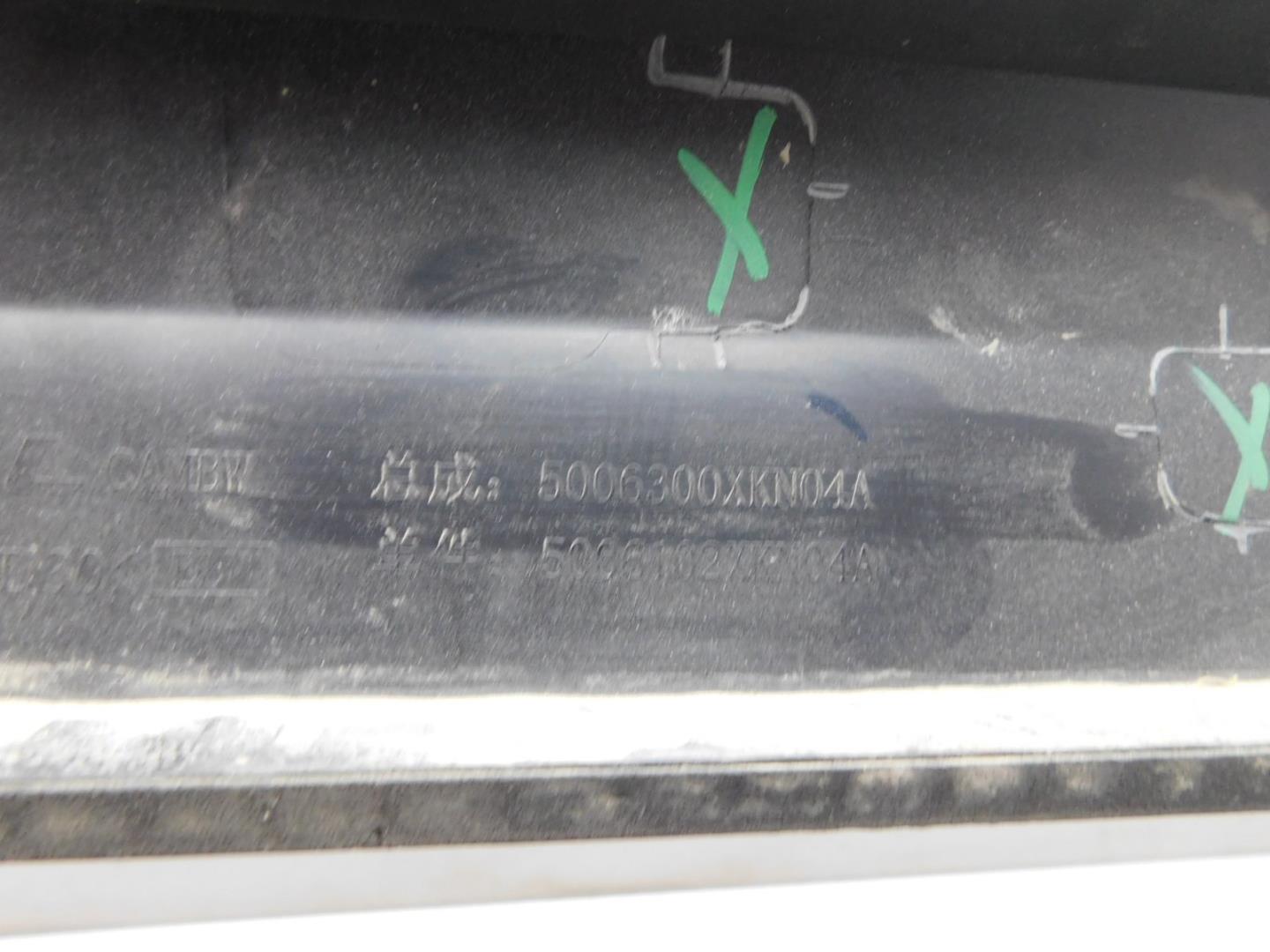 Накладка двери передней правой