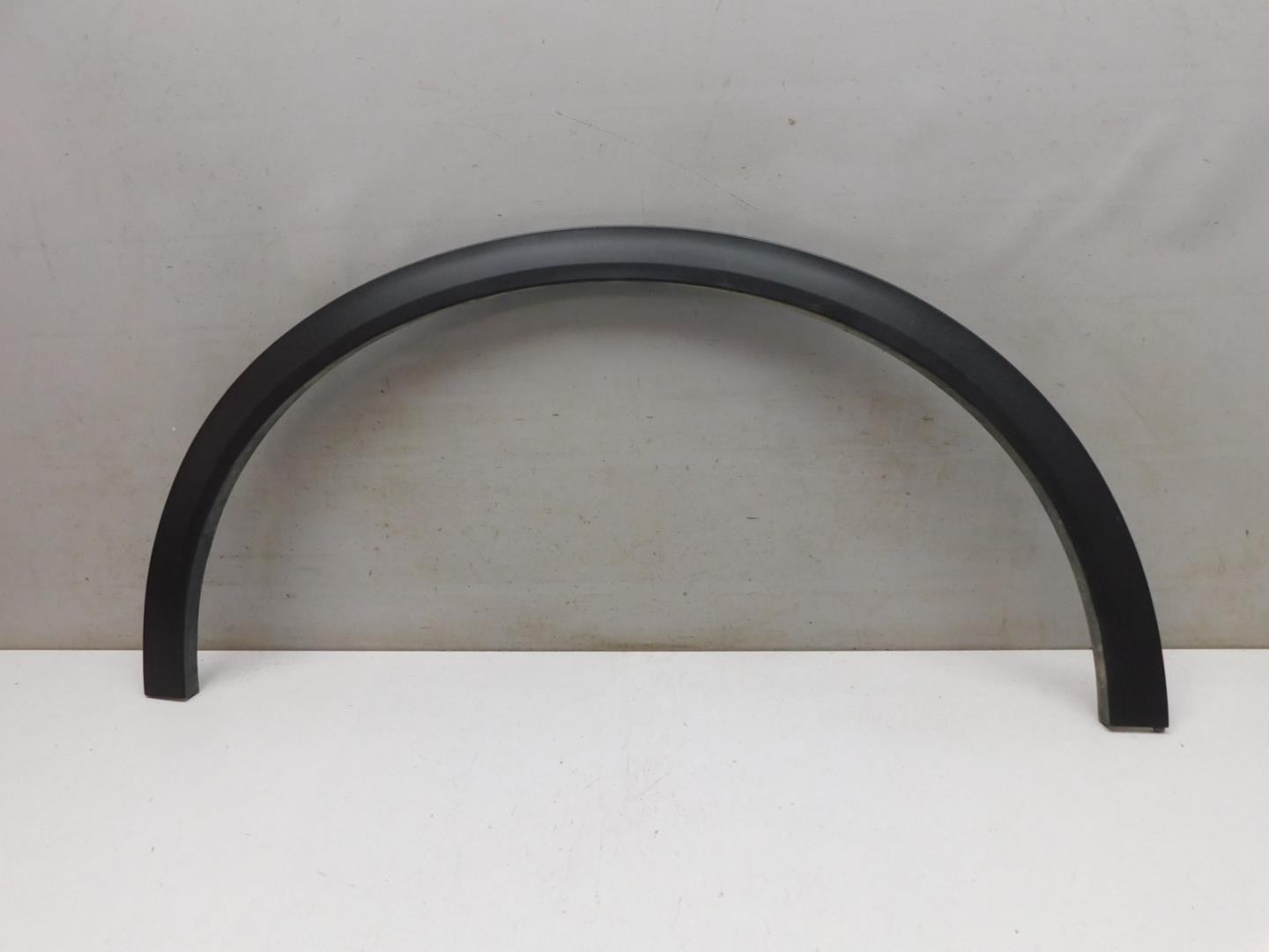 Накладка переднего крыла левого