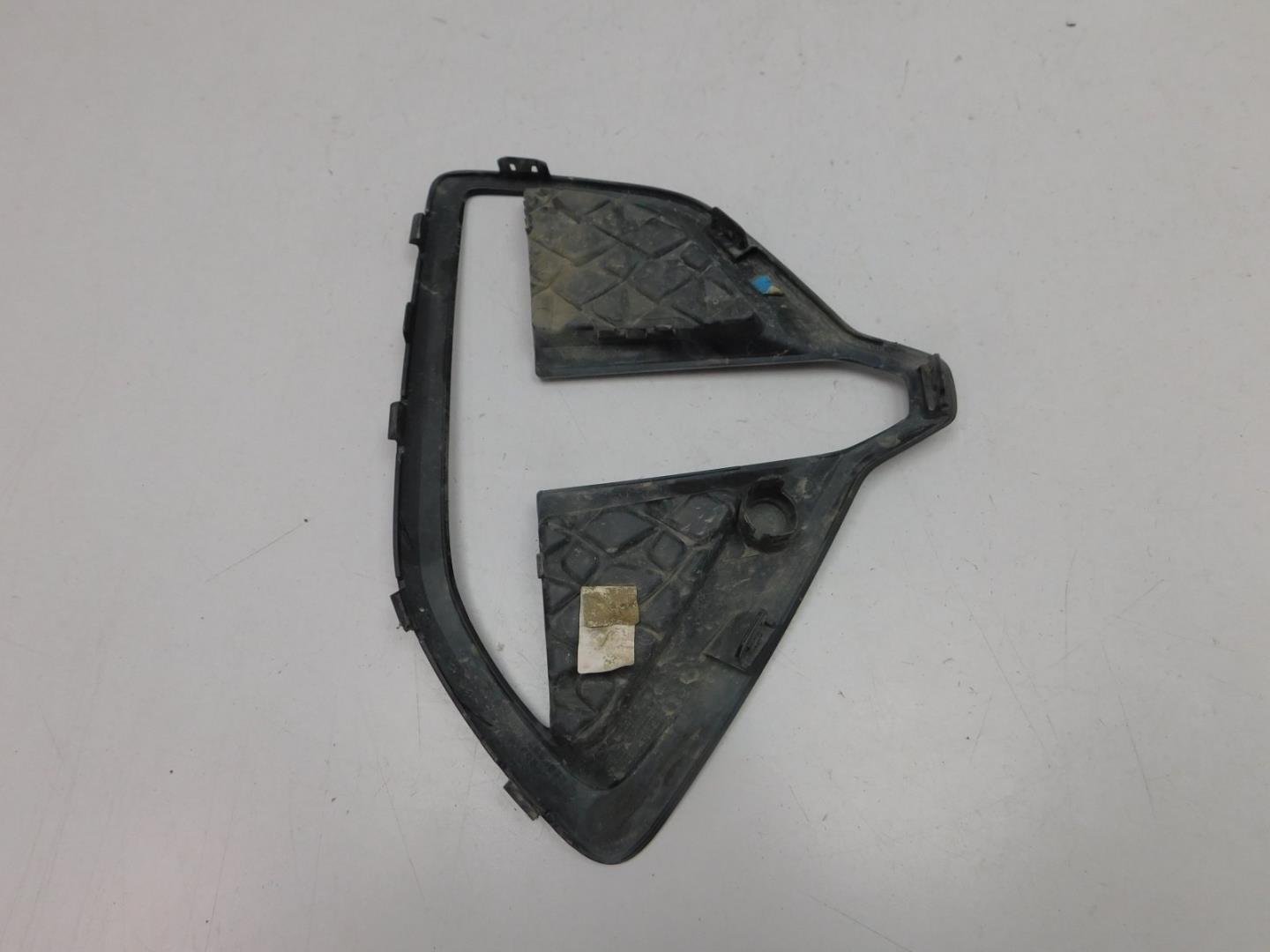 Решетка в бампер левая