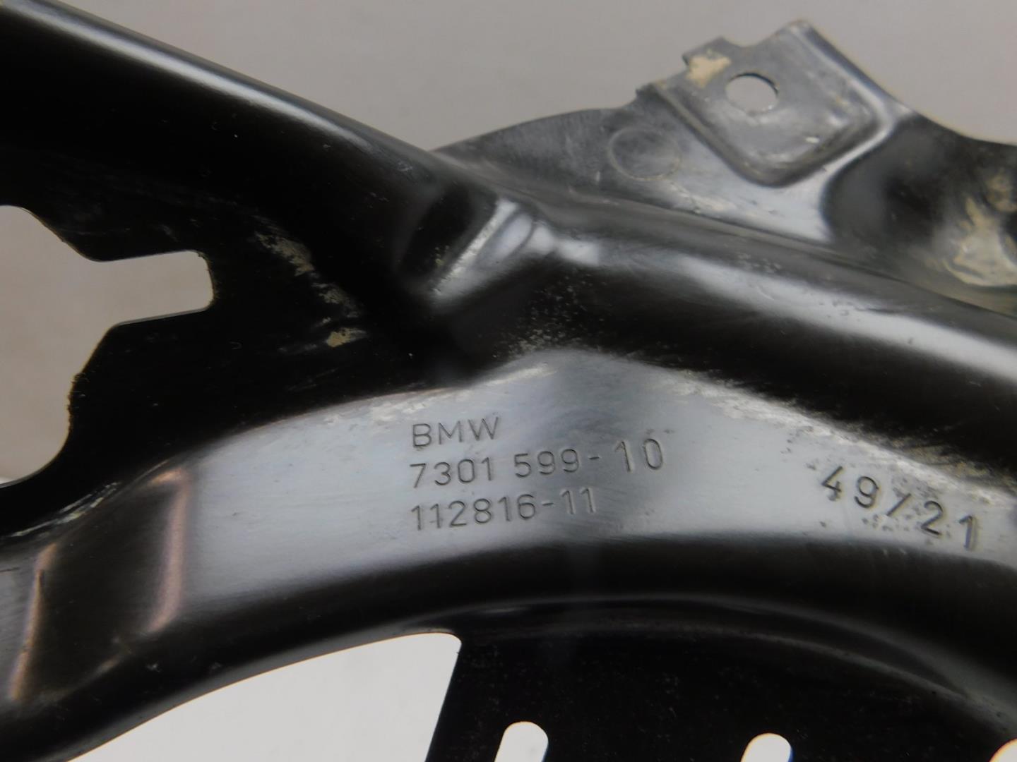 Крепеж фары