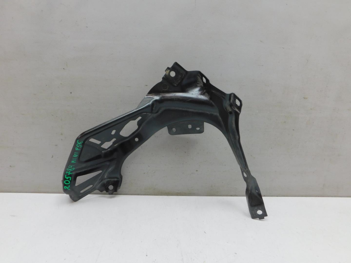 Крепеж фары