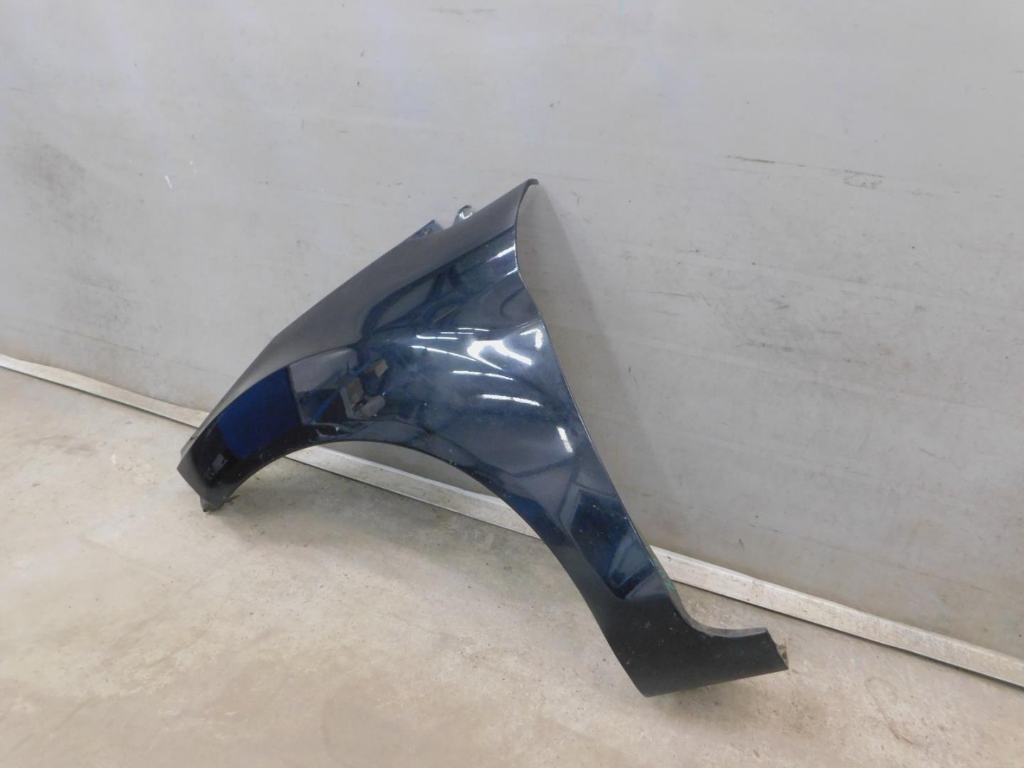 Крыло переднее левое