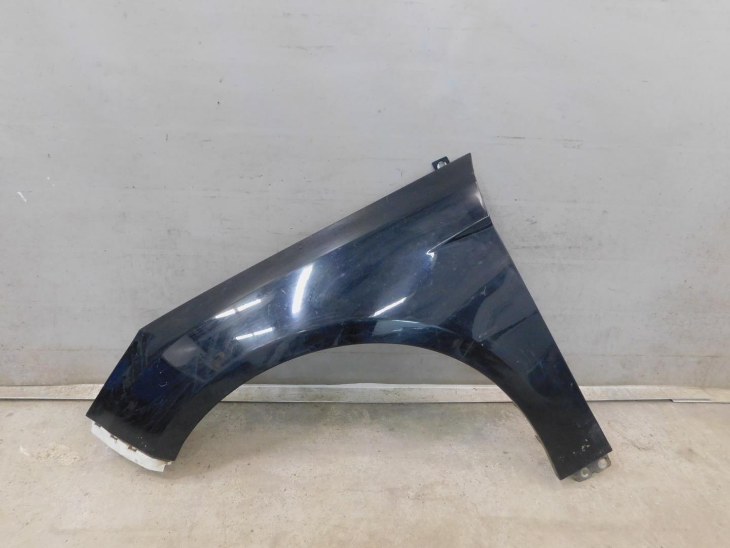 Крыло переднее левое