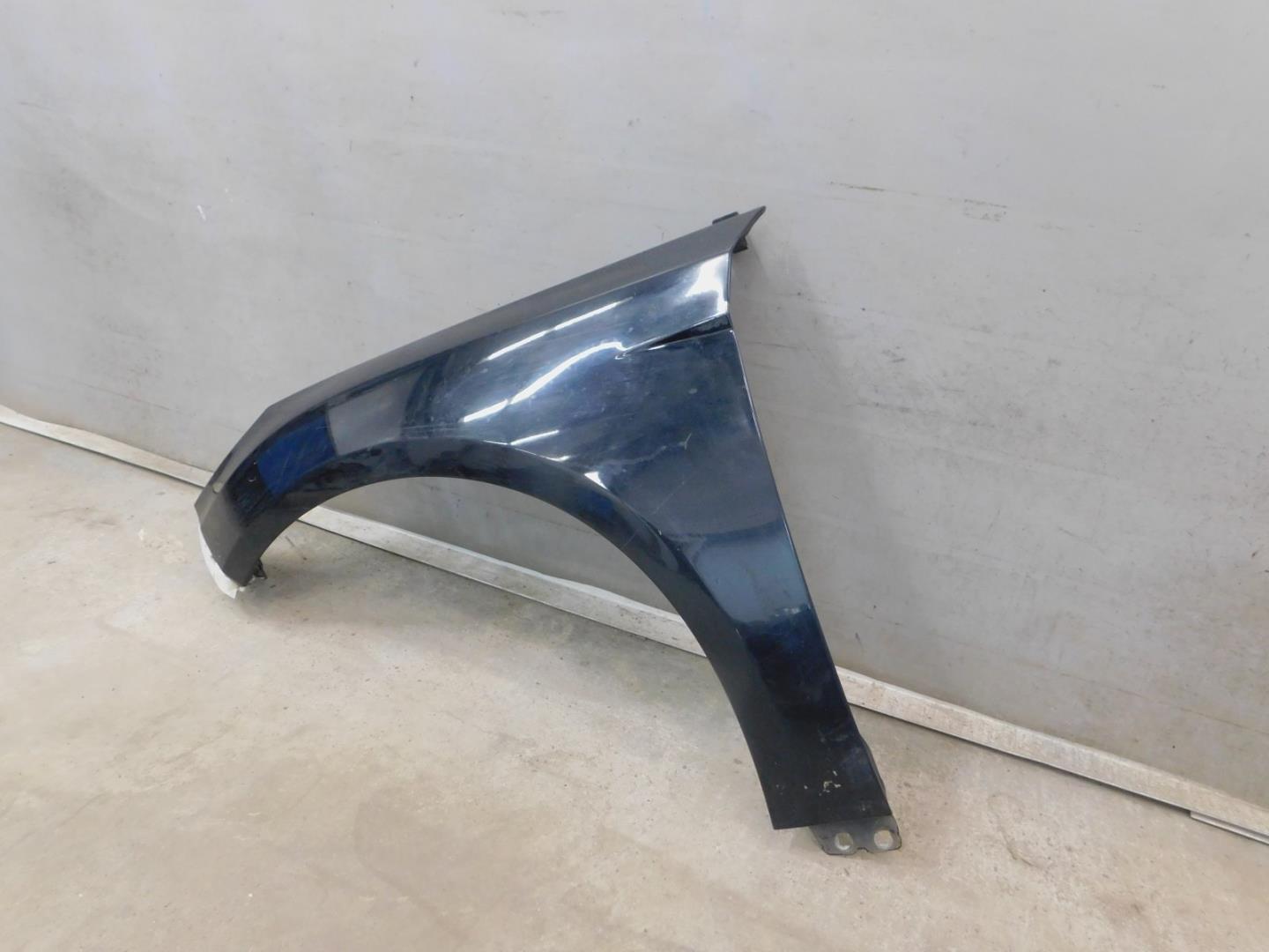 Крыло переднее левое